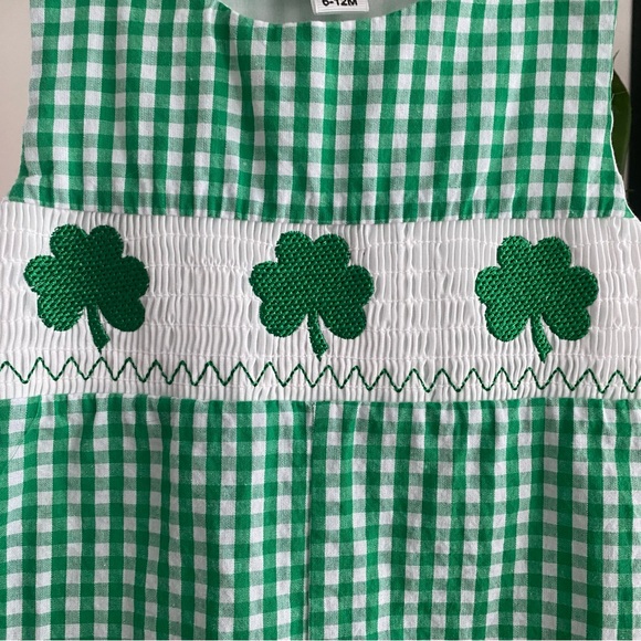 St. Patrick’s Day Shamrock Embroidered Smocked Jon Jon Overall 6-12 months - Picture 7 of 11